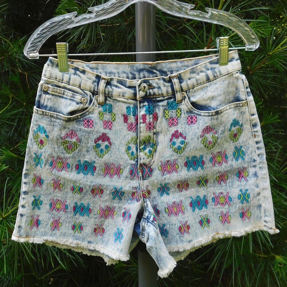 DG2 Acid Wash Embroidered High-Rise Denim Shorts